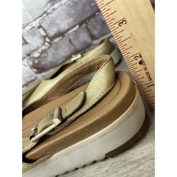 UGG Gold Leather Kamile Cross Strap Comfort Sandals Women Sz 10M US/41EU 1111040 - Picture 8 of 16